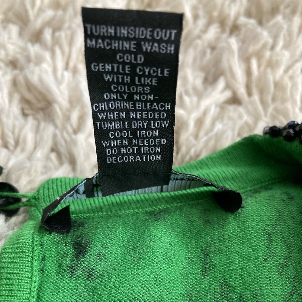 Sweater - Picture 4 of 4